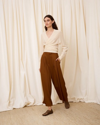 Chaqueta con lazada beige 7742