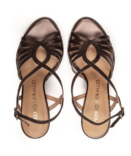 Sandalia Miralles metalizado burdeos 18188