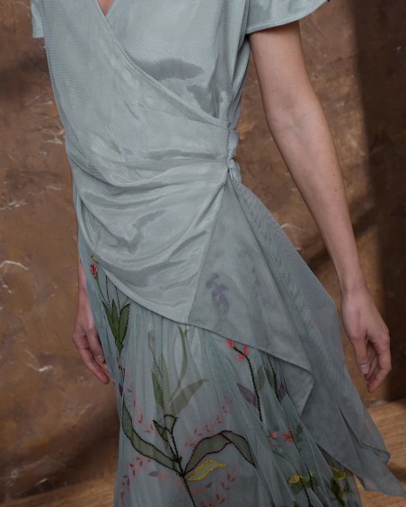 Top de tul gris azulado 6484-603 ( solo venta con falda)