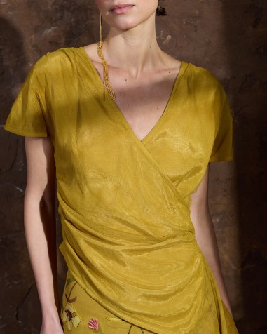 Top de tul  mostaza 6484-603 ( solo venta con falda)