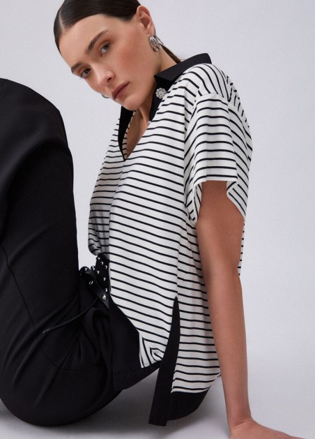 Camiseta a rayas con botones WA6495