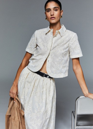 Camisa de muselina con bordados wa6508