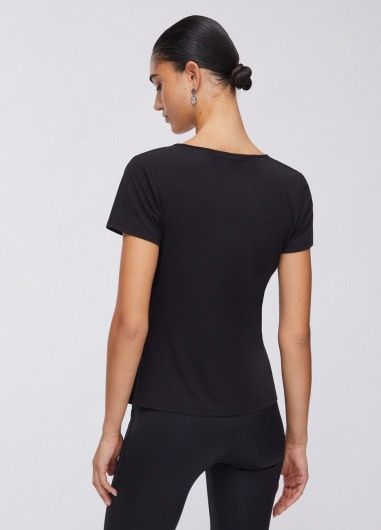 Camiseta con cut-out TA6098