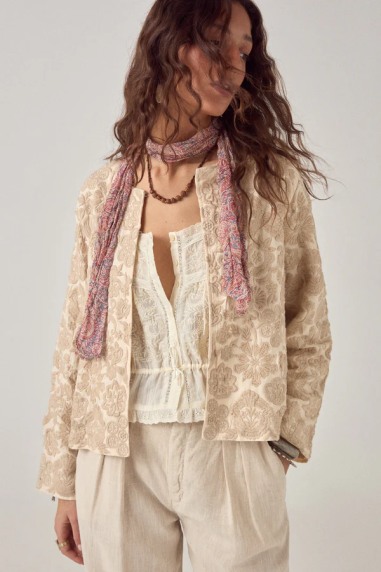 Akash Jacket Crisantemo Pearl  Maison Hotel