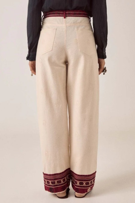 Gilberto Pant Folklorique   Maison Hotel