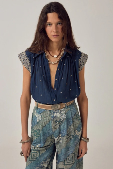 Karina Sleeveless Shirt Deep River   Maison Hotel