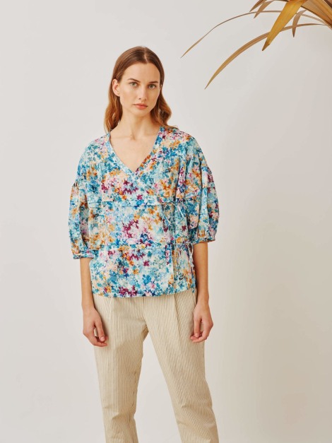 Blusón estampado flores azul 750 1064 2