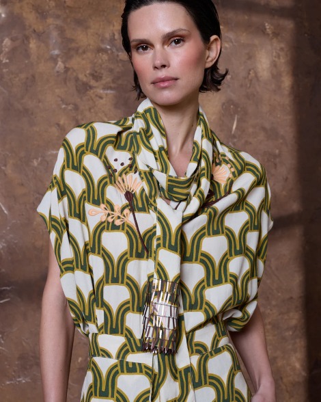 Top verde de viscosa estampado y bordado 4274-320