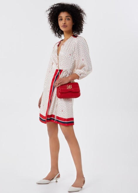 Vestido corto con franjas