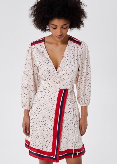 Vestido corto con franjas