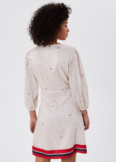 Vestido corto con franjas