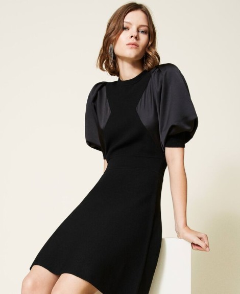 Vestido de punto y raso con logotipo 3151