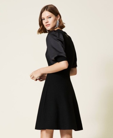 Vestido de punto y raso con logotipo 3151