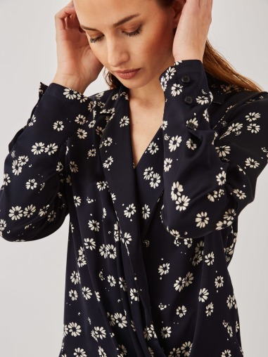 Camisa florecitas marino 1105.757