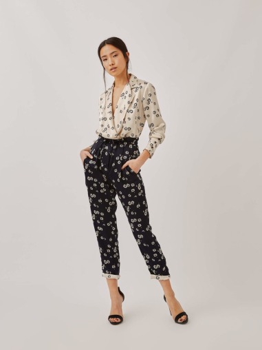 Pantalón de florecitas marino 1106.757