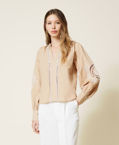 Blusa de muselina con bordados a mano 2603