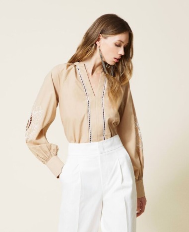 Blusa de muselina con bordados a mano 2603