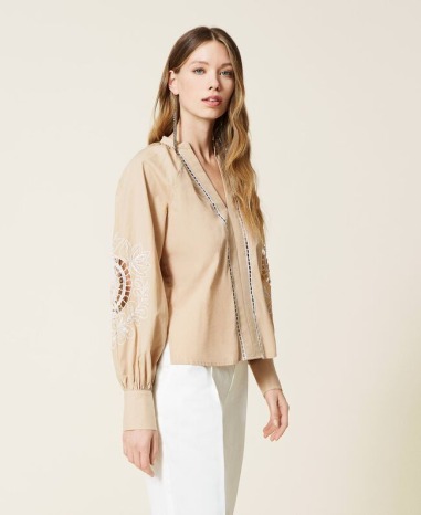 Blusa de muselina con bordados a mano 2603