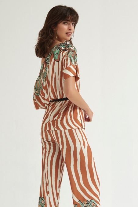 Top Urbion estampado grafitti