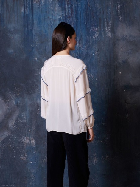 Blusón con jaretas en azul 4274372 2