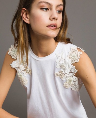 Camiseta tirantes 2201 parche floral