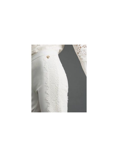 Pantalón cropped blanco con encaje 2210 2