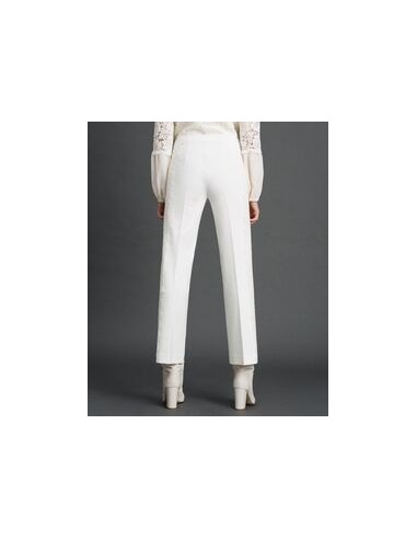 Pantalón cropped blanco con encaje 2210