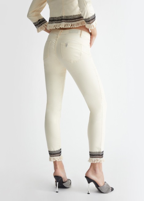 Vaqueros Bottom Up con flecos MA4277 | LIU JO 2