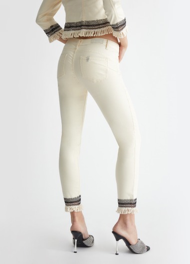 Vaqueros Bottom Up con flecos MA4277 | LIU JO