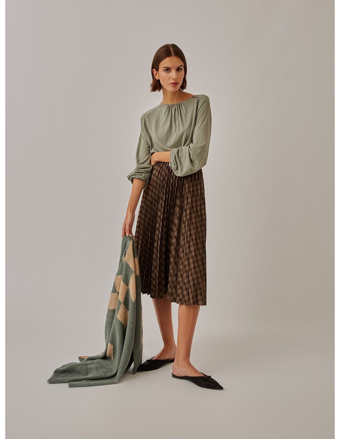 Camiseta con botones en el cuello verde 1016-107