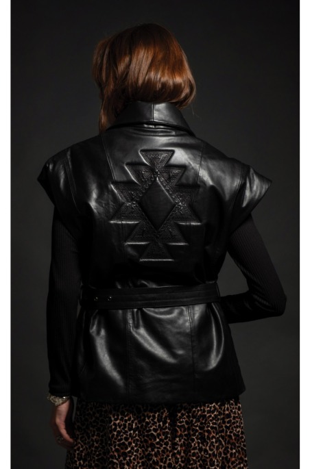 CHALECO CARBONO -Piel natural con bordado w24803 | PEACE AND CHAOS