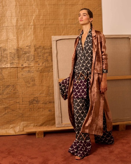 Levita terciopelo maquillaje 1331 | IS COMING