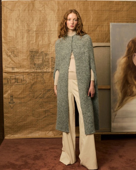 Capa gris bordada 7363 | 2